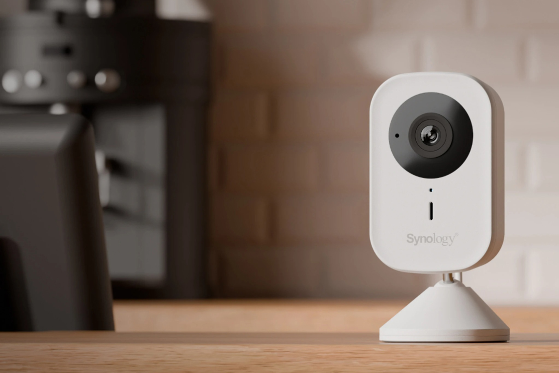 synology ra mắt camera tích hợp ai CC400W mới